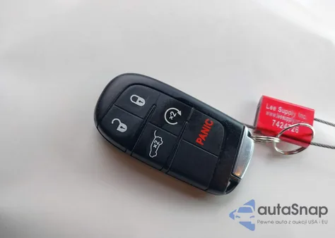 2017 Jeep Grand Cherokee Limited 4X4 z USA, uszkodzony, nr VIN 1C4RJFBG3HC735700